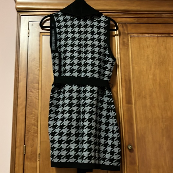 White House Black Market Black and Gray Vest - Picture 3 of 3